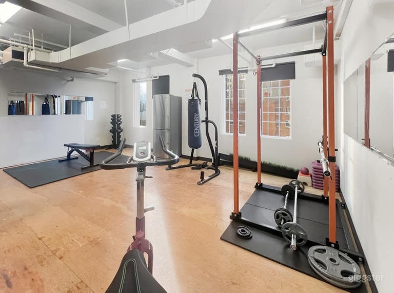  Tranquil Haven – 250 Sq Ft Boutique Wellness Space 