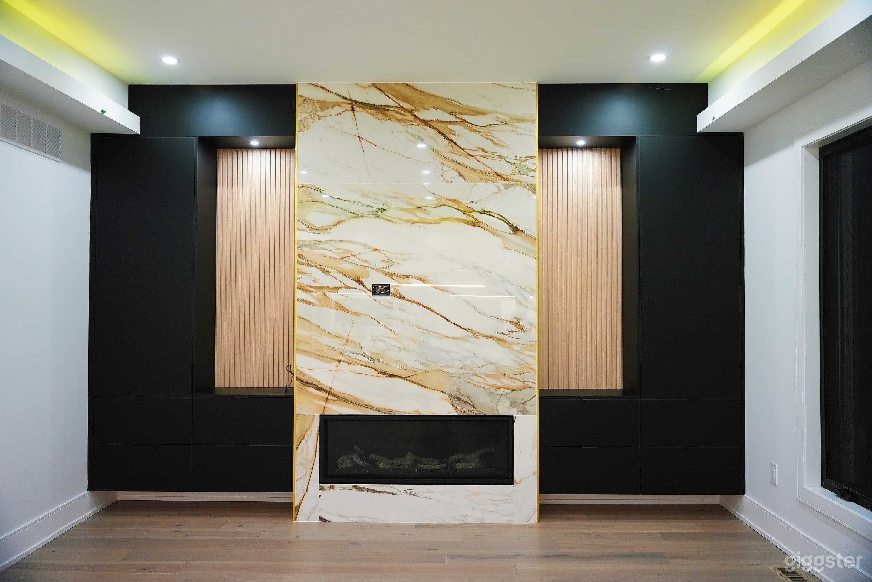 Morden Custom House Photo 1