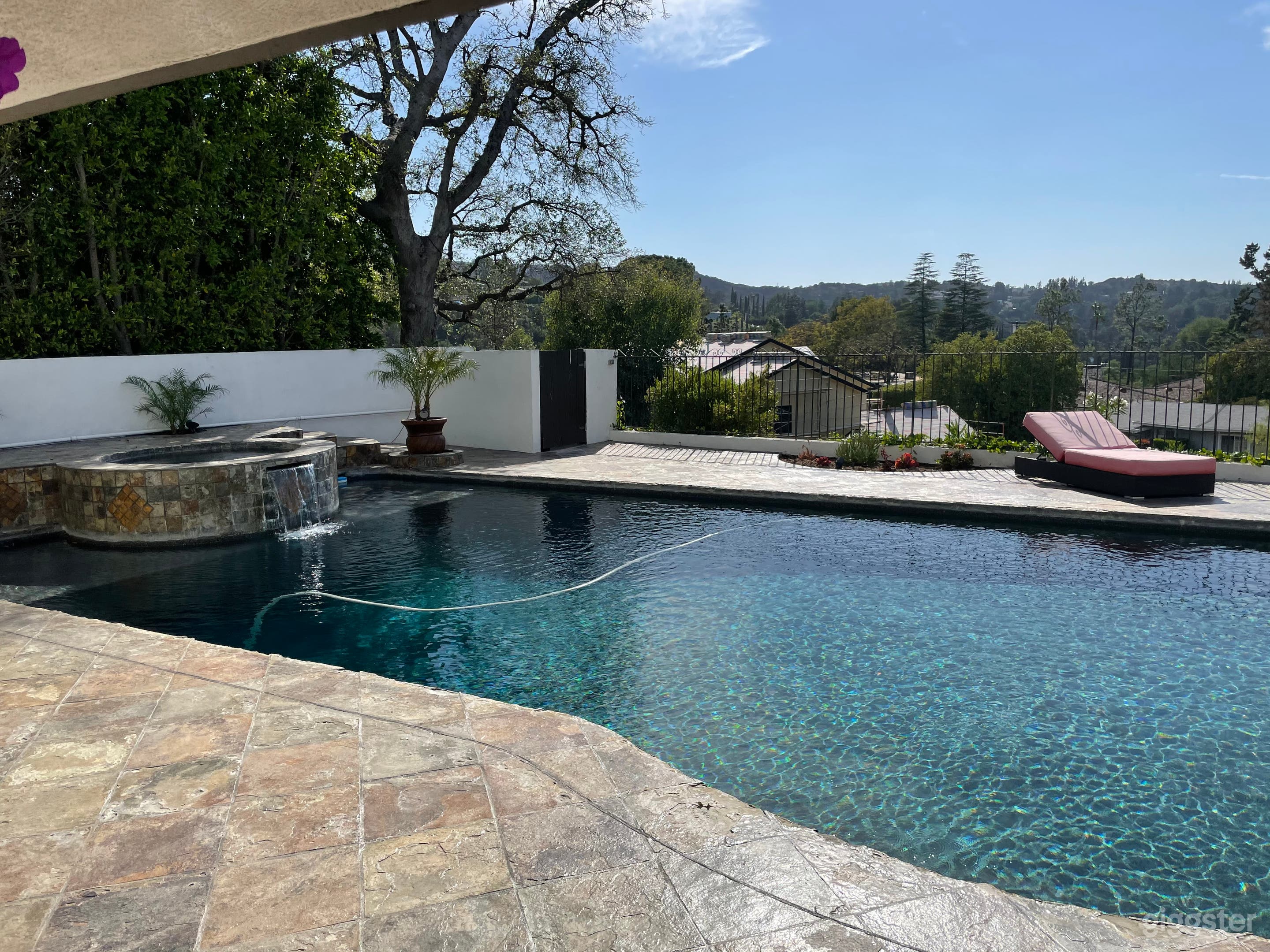 Charming Family home  Photo 2