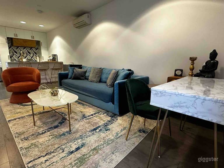  Zen Large Modern Renovated Garden Unit with Backyard 