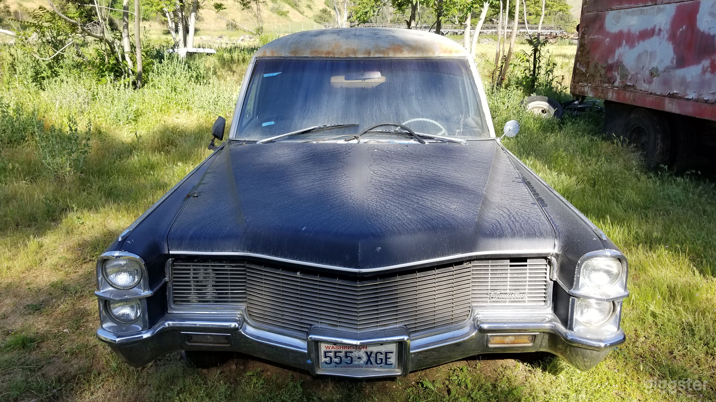 Abandoned cars and mechanic garage at Ranch Photo 4