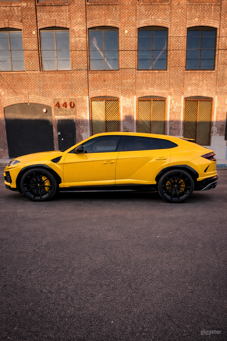  Yellow Lamborghini Urus | LA Skyline | Luxur 