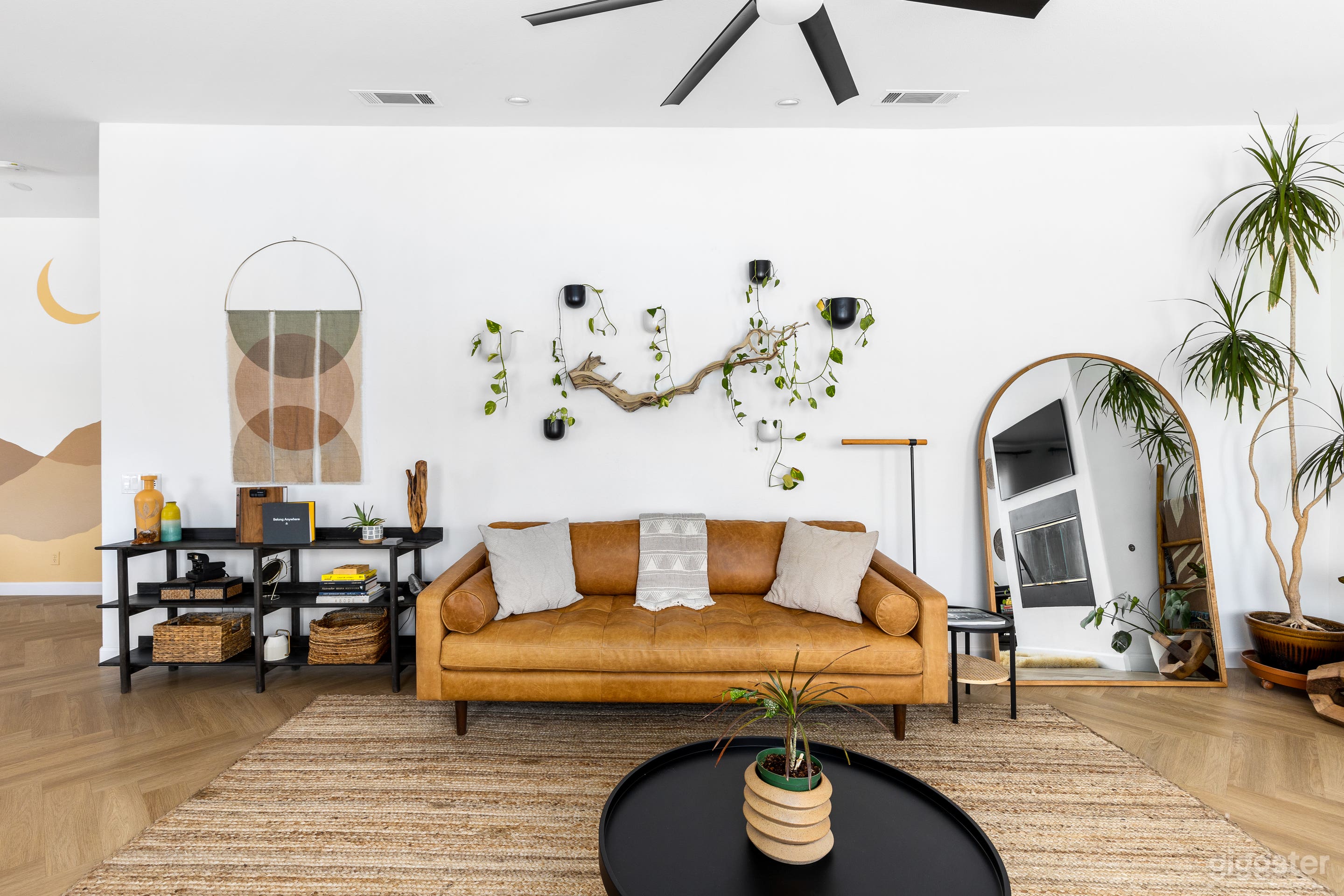 Desert Moon,Private Acre, Airstream, Mtn Views Photo 2