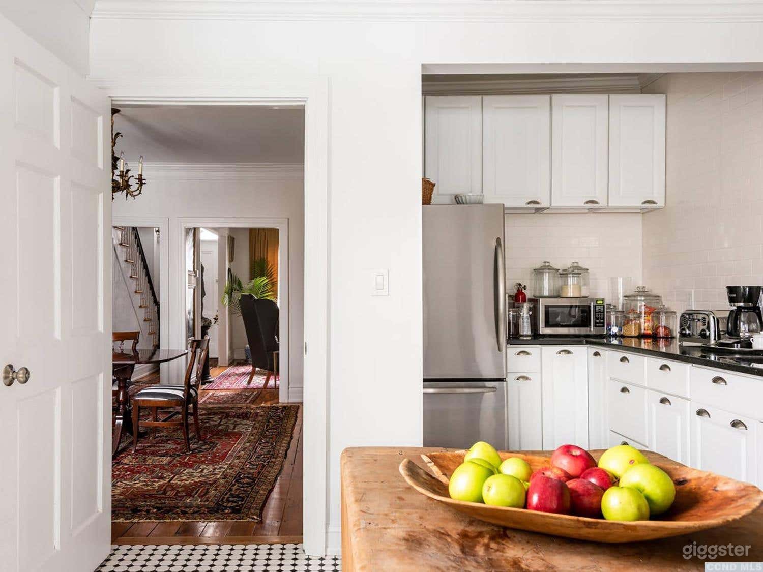 Chic Townhouse in the Heart of Downtown Hudson Photo 2