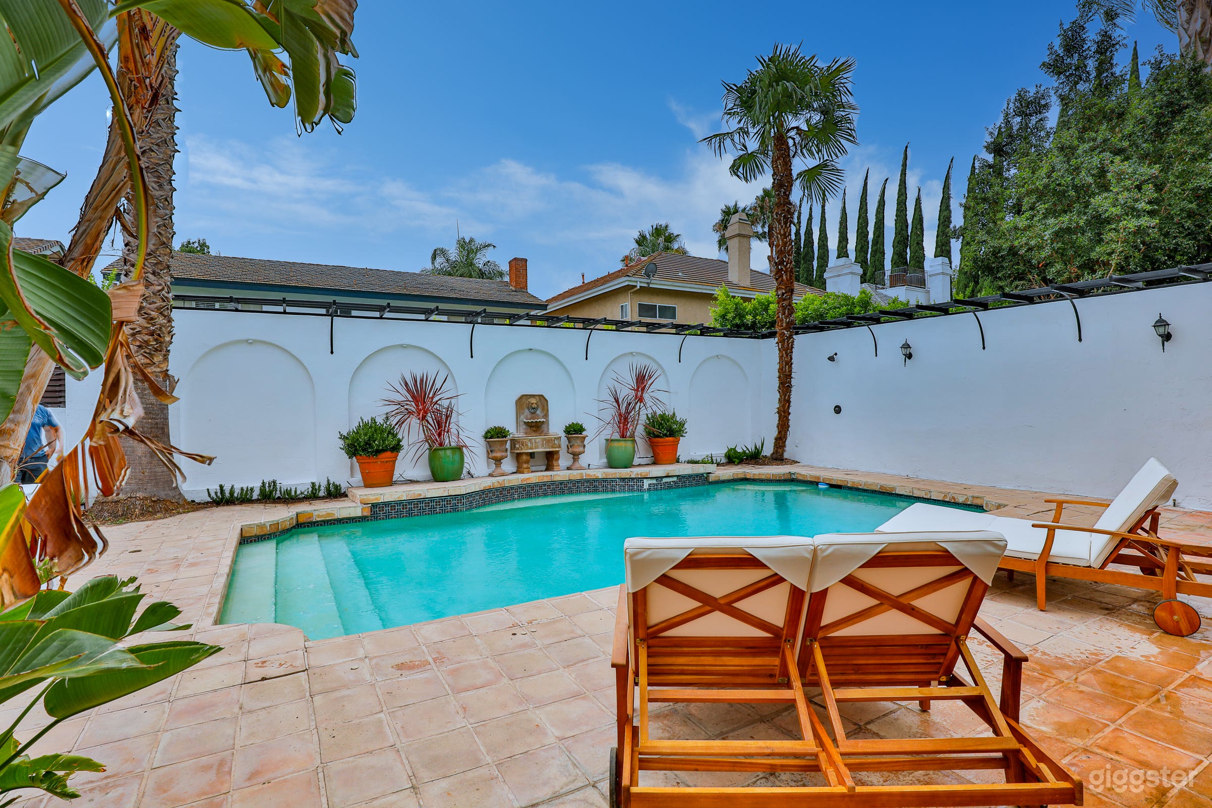 40-Love Resort-Estate: Pool and Tennis Court Photo 3