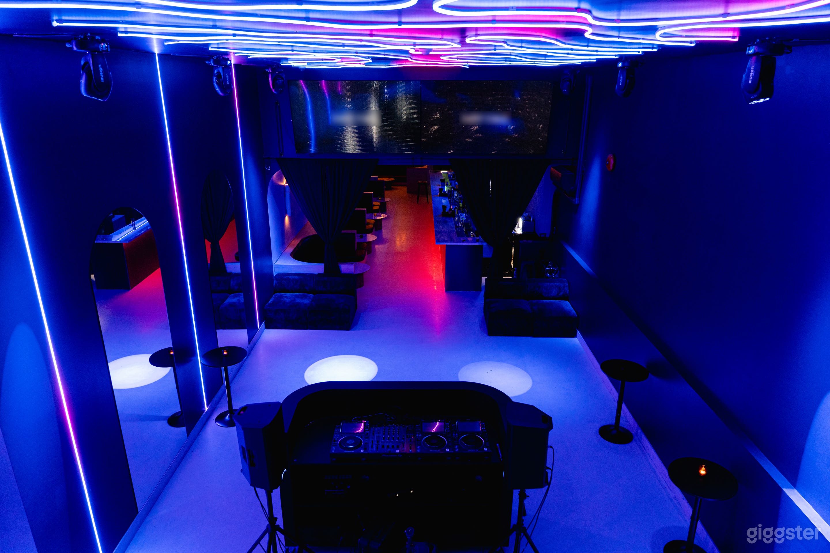 Modern downtown venue for private rentals and productions Photo 4