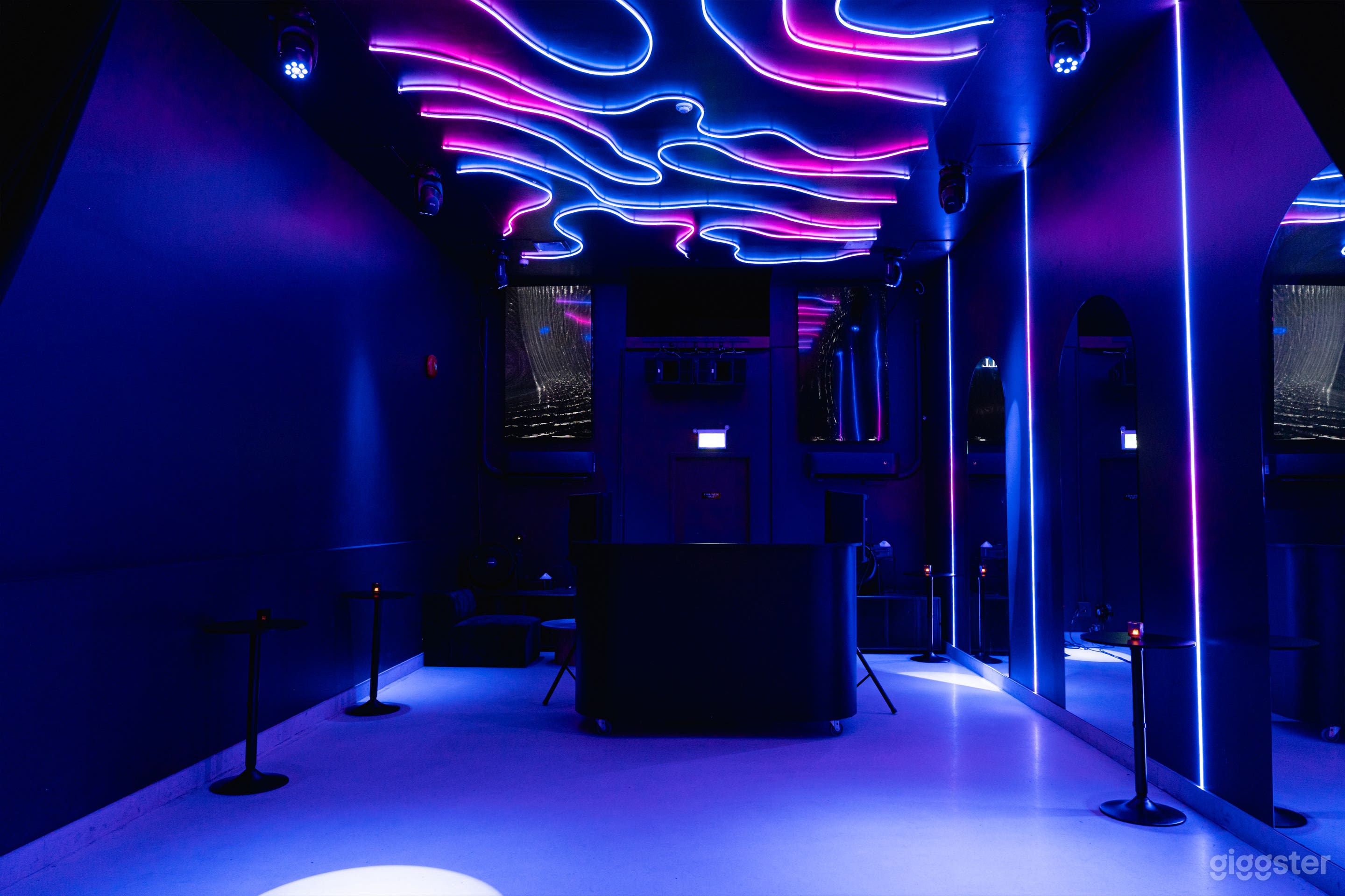 Modern downtown venue for private rentals and productions Photo 3