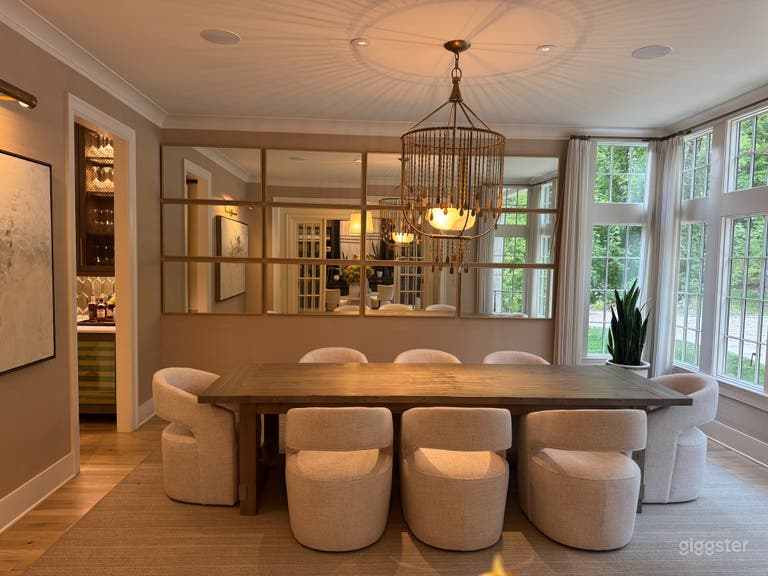  Immaculate interior design and superb outdoor setting 