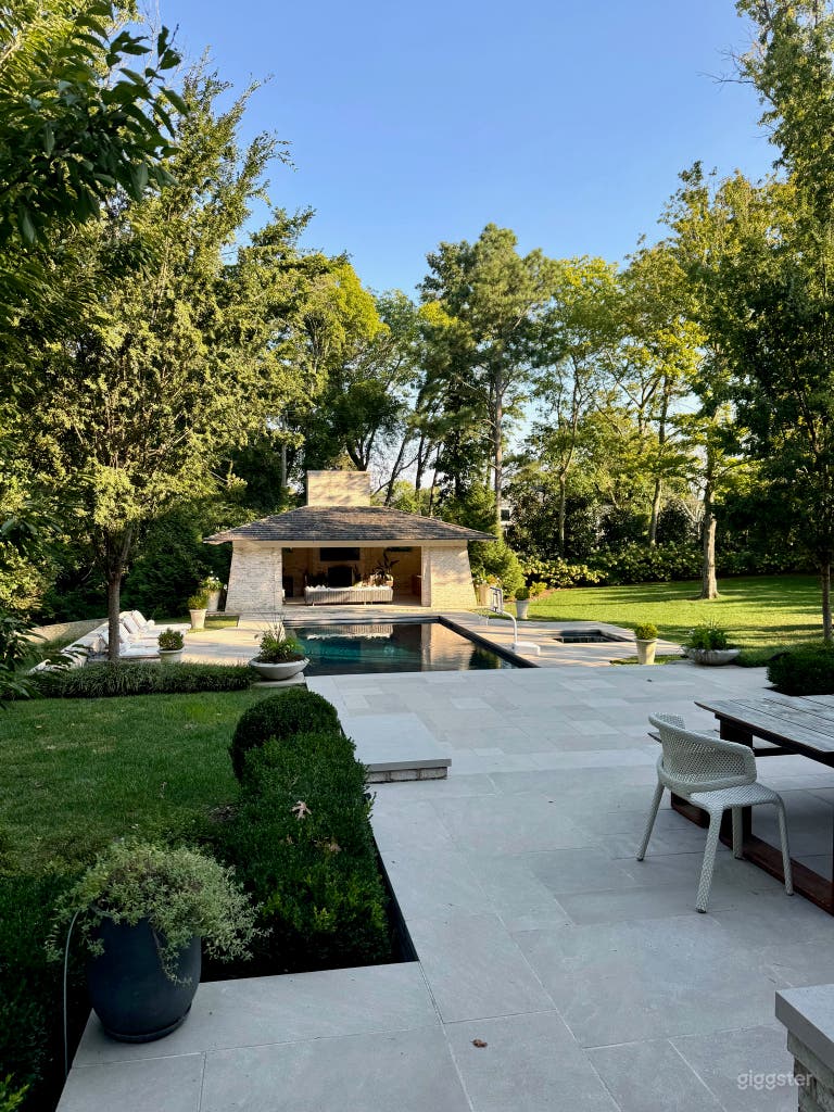  Immaculate interior design and superb outdoor setting 