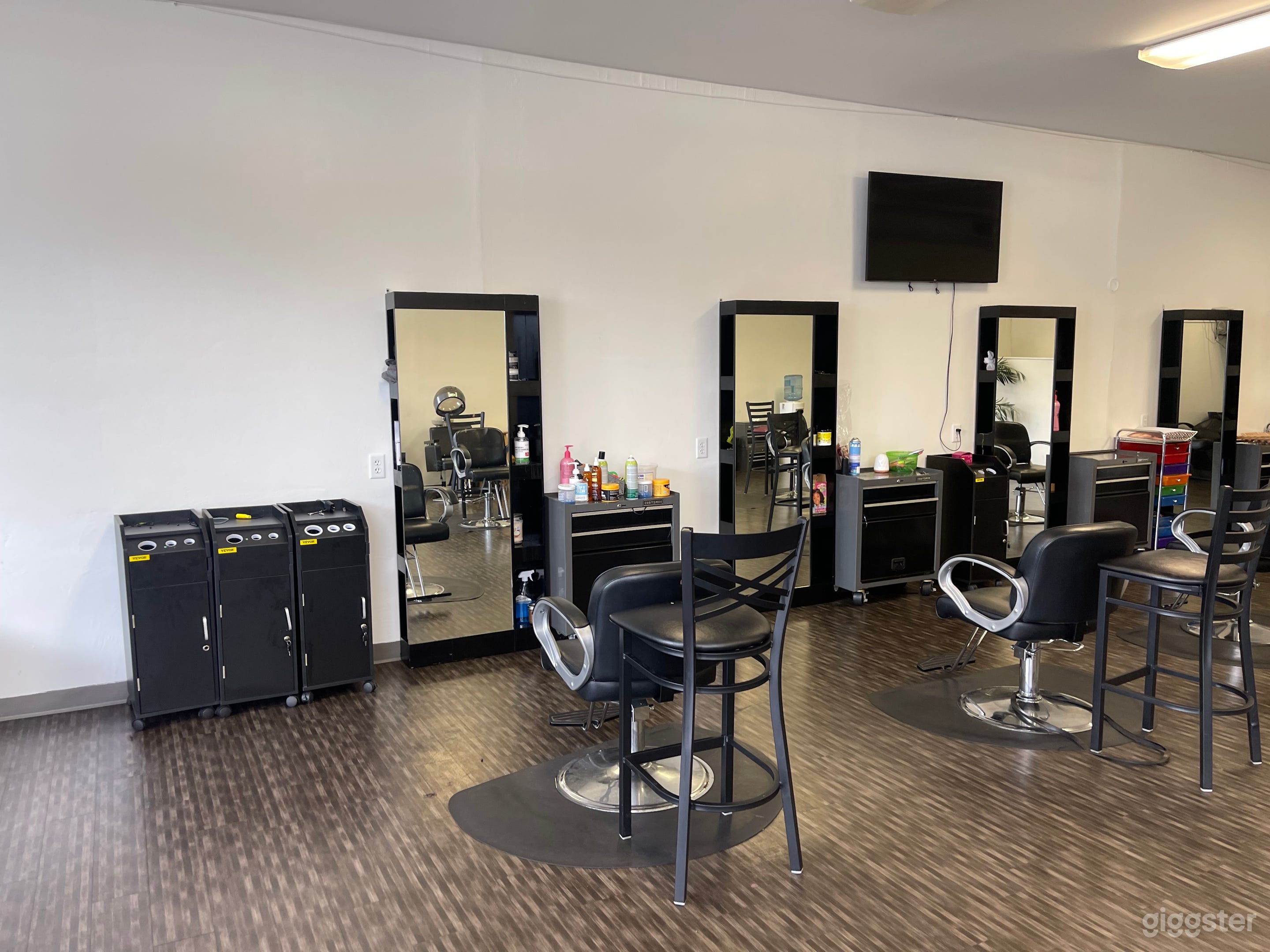 Photoshoot and Event Center Photo 3