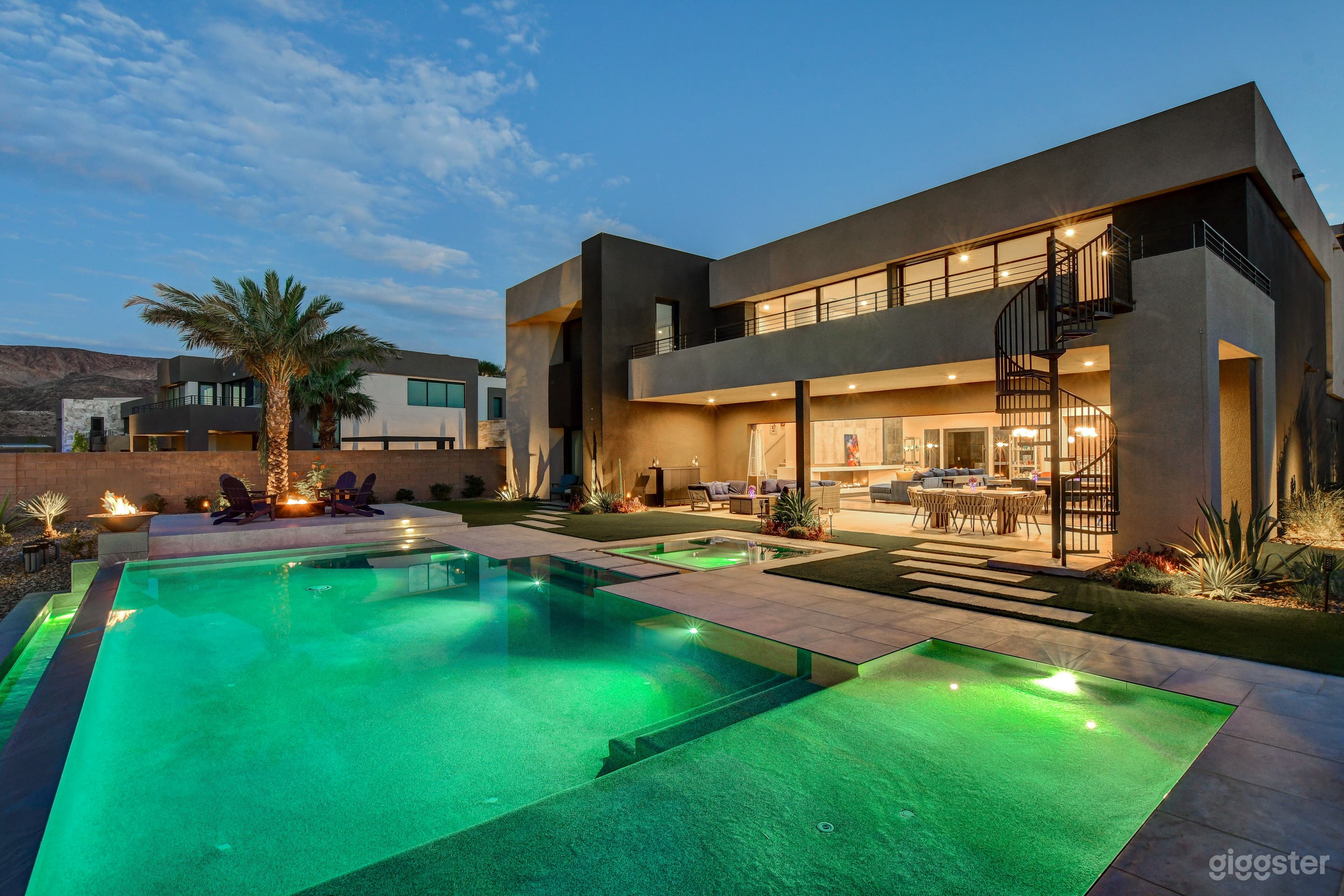 Modern Las Vegas View Estate with Infinity Pool Photo 3