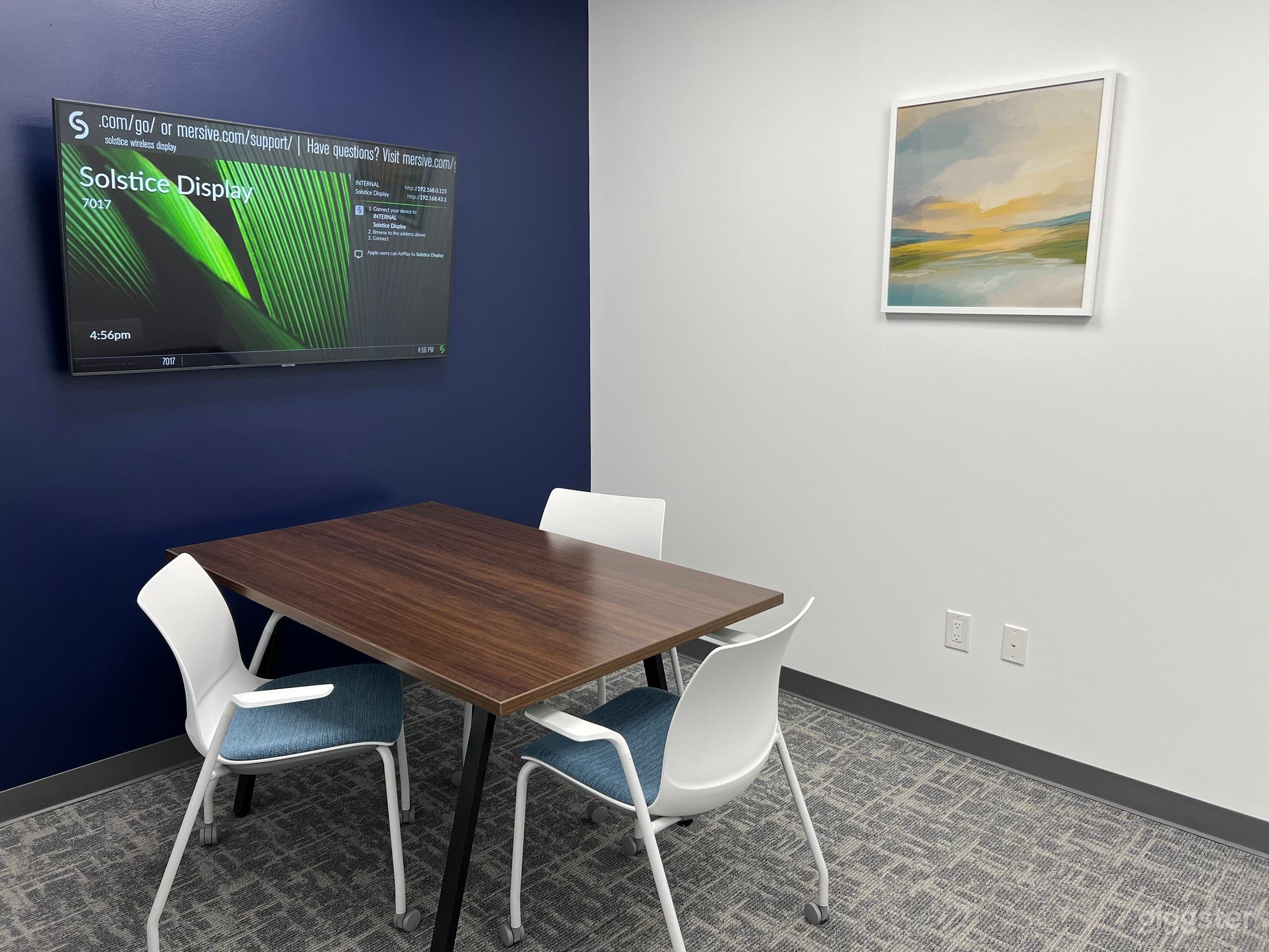 The Woods Huddle Room Photo 3