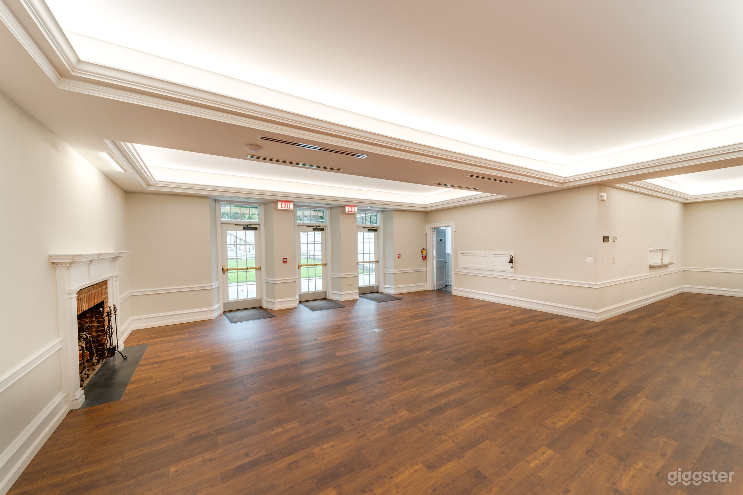 Reception and Large Gathering Space Photo 1