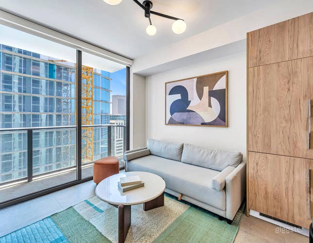 Stylish High-rise Condo | Rent this location on Giggster