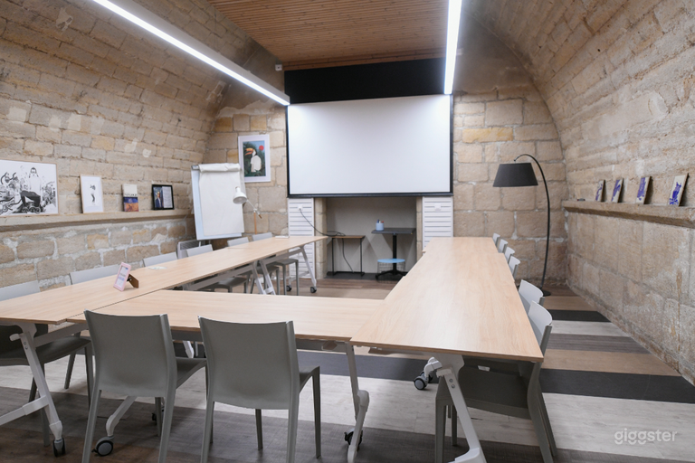  Stravinsky Meeting room (up to 20 pers) 