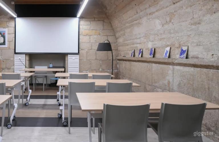  Stravinsky Meeting room (up to 20 pers) 