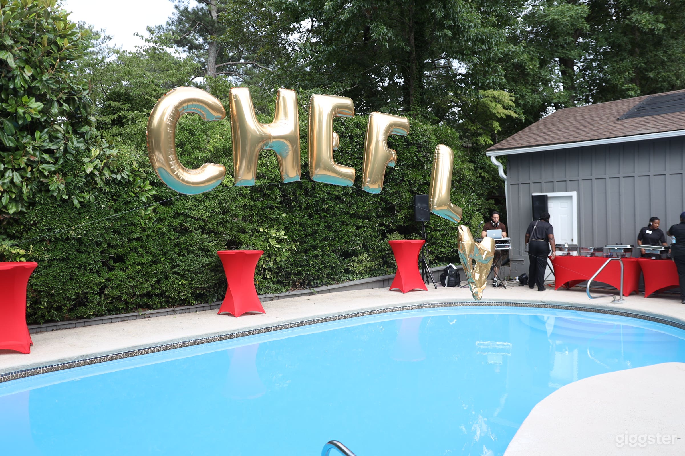 Small Gatherings ATL excellent backdrop for shoots Photo 1