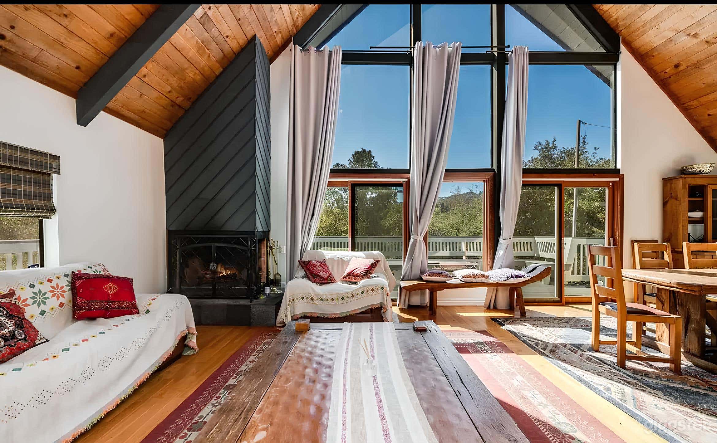 A-Frame Mountain Hideaway Photo 3