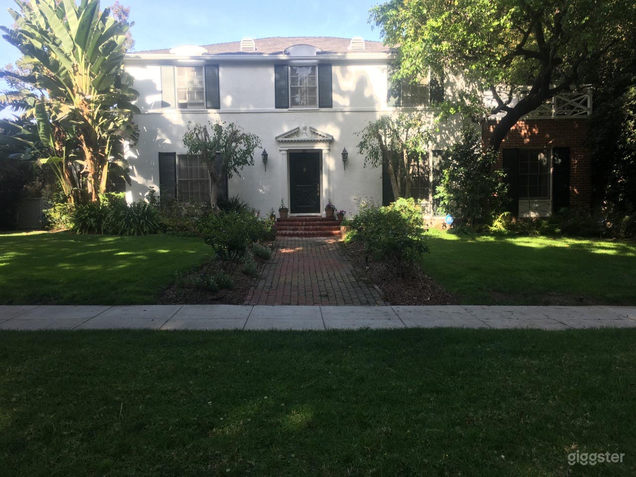 Traditional Beverly Hills 90210 home. Photo 1