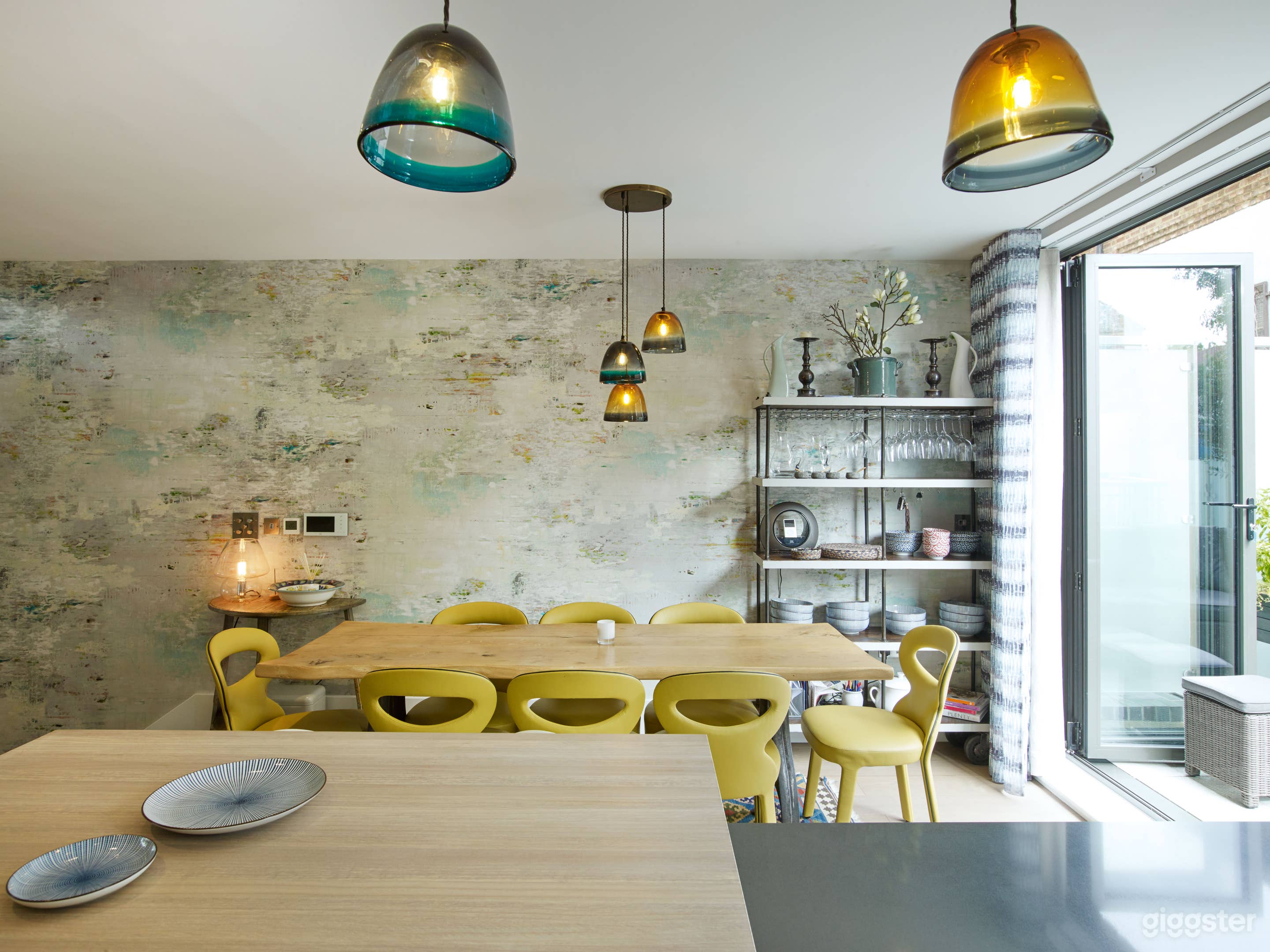 Quirky Textured Clapham Townhouse Photo 4