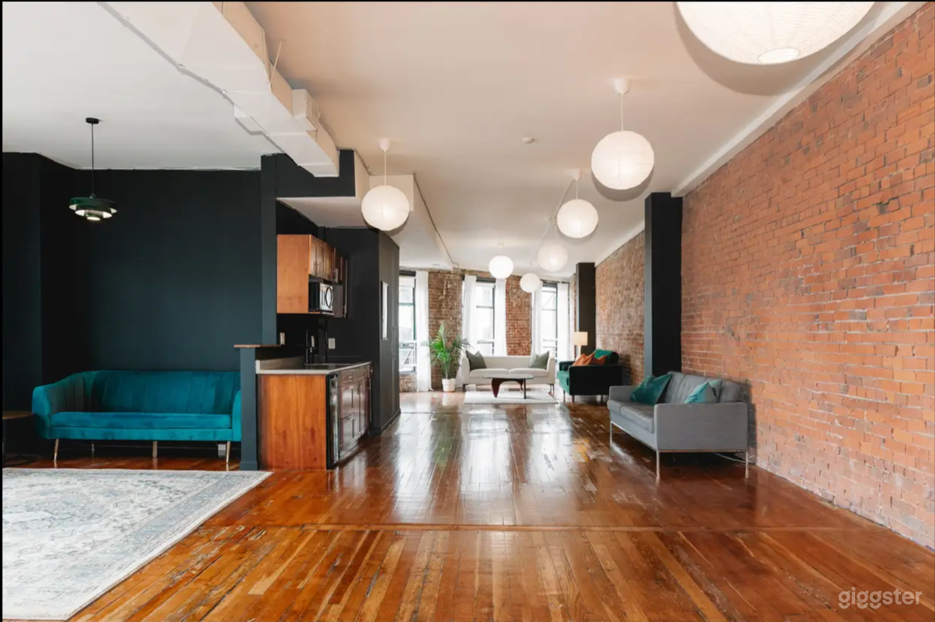 Open Concept Loft for Celebrations &amp; Content Photo 2