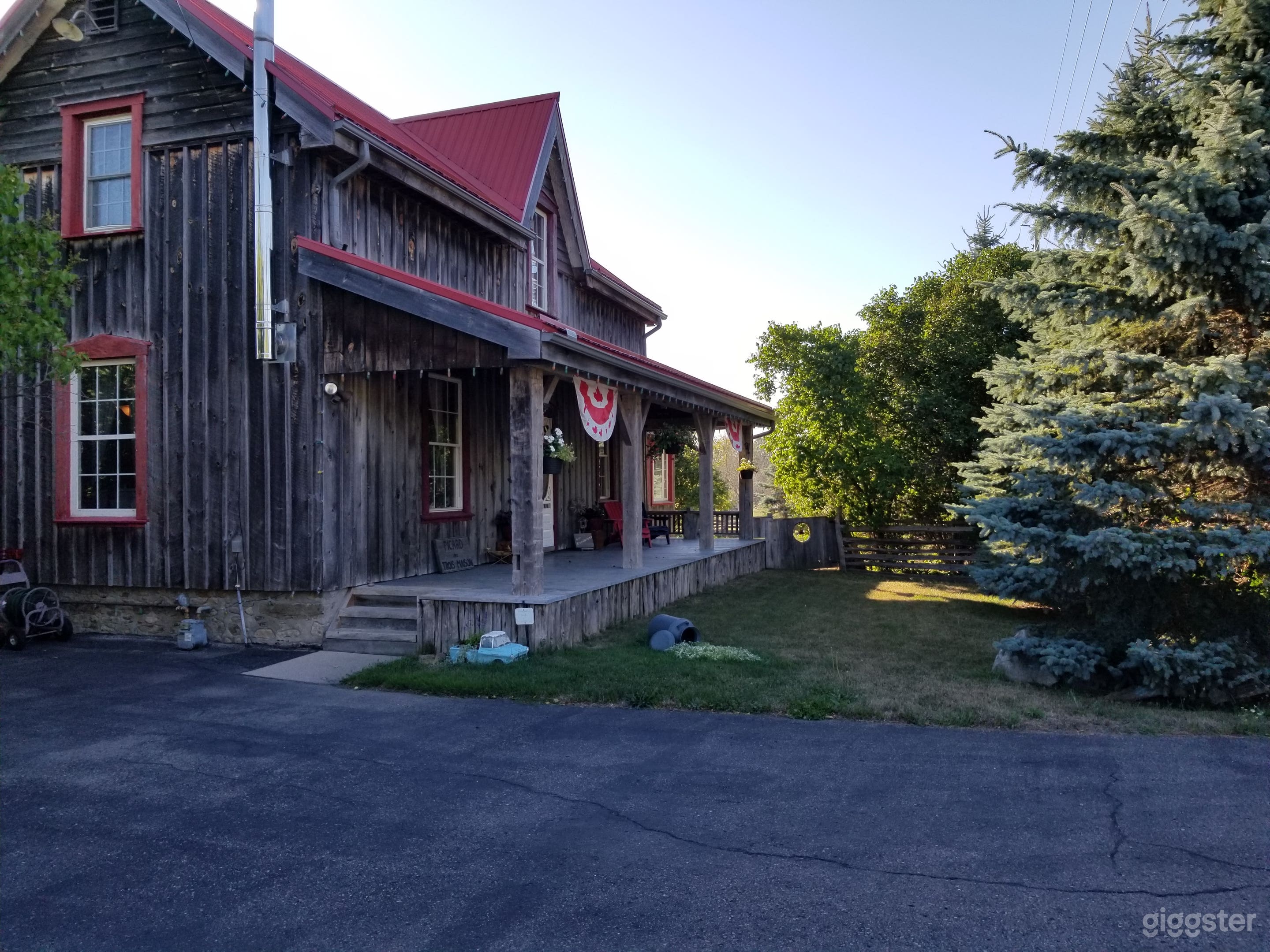 Red Roof 1860 Farmhouse Photo 2