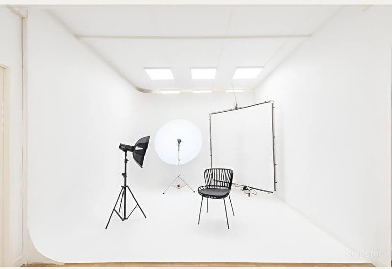  Estudio Fotográfico con Ciclorama y Luz Natural en Barcelona 