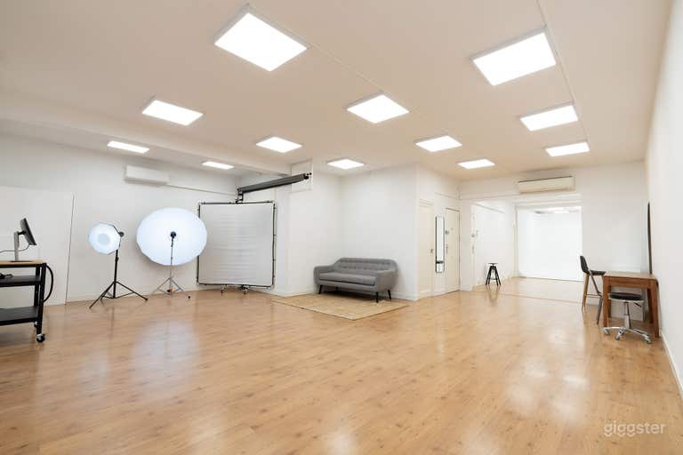  Estudio Fotográfico con Ciclorama y Luz Natural en Barcelona 