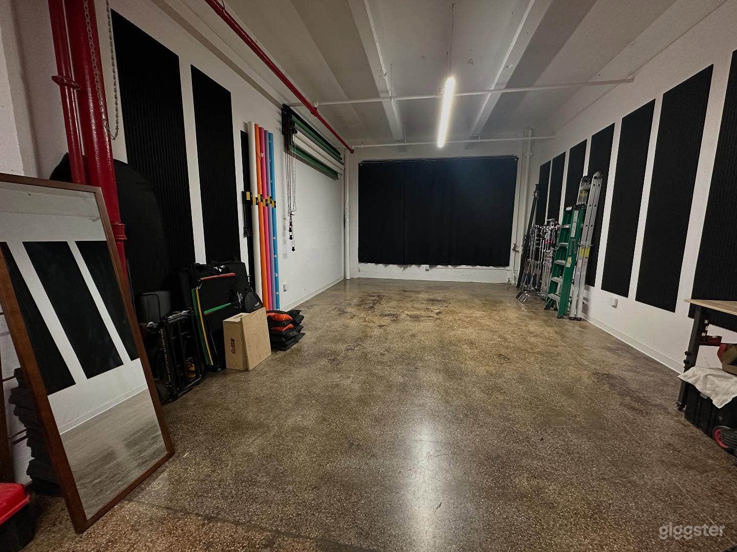 Sound Treated Photo/Video Studio in Industry City Photo 4