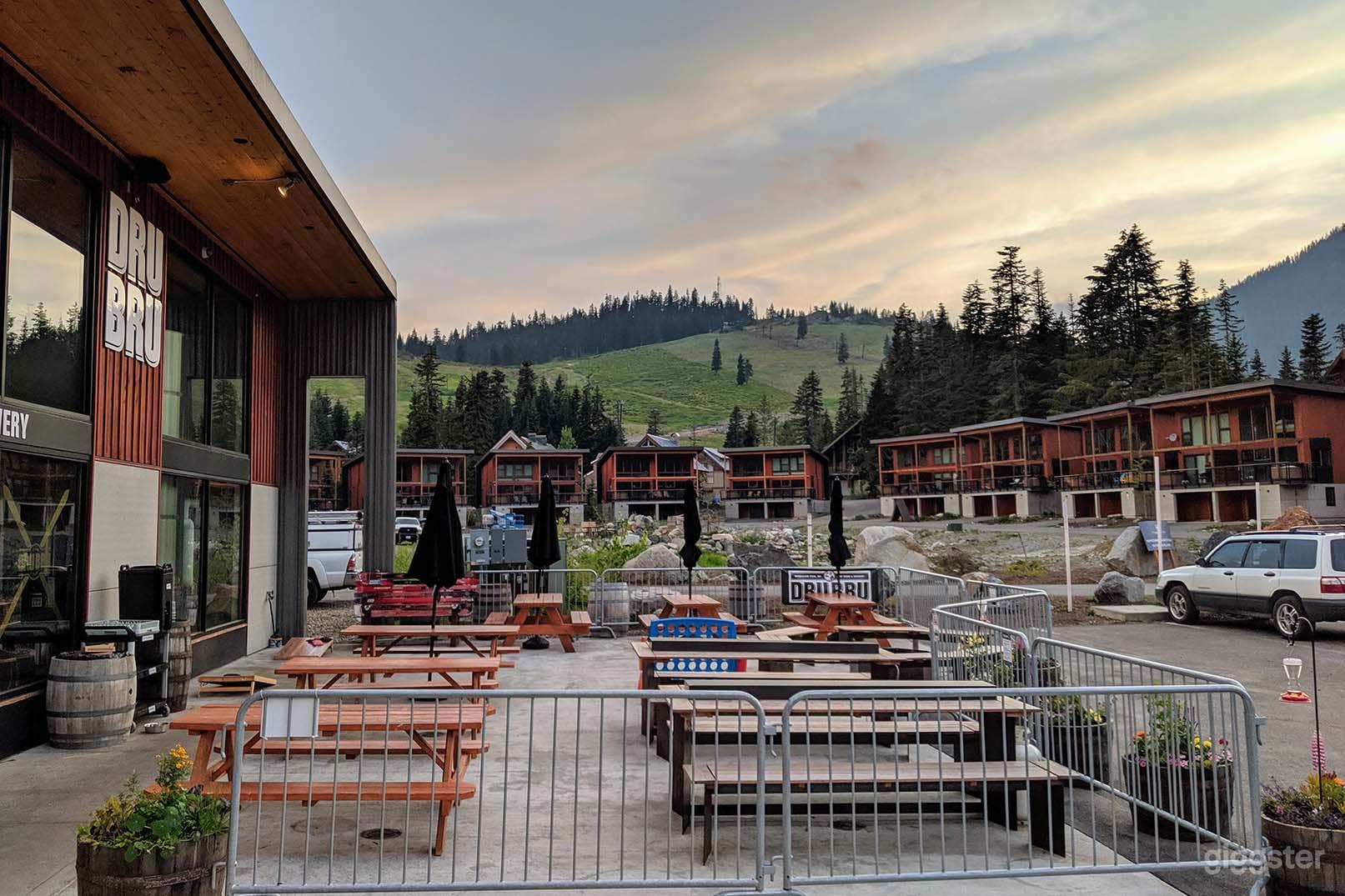 Taproom &amp; Heated Outdoor Patio w/ Stunning Views of Guye Peak and Snoqualmie Mountain Photo 2