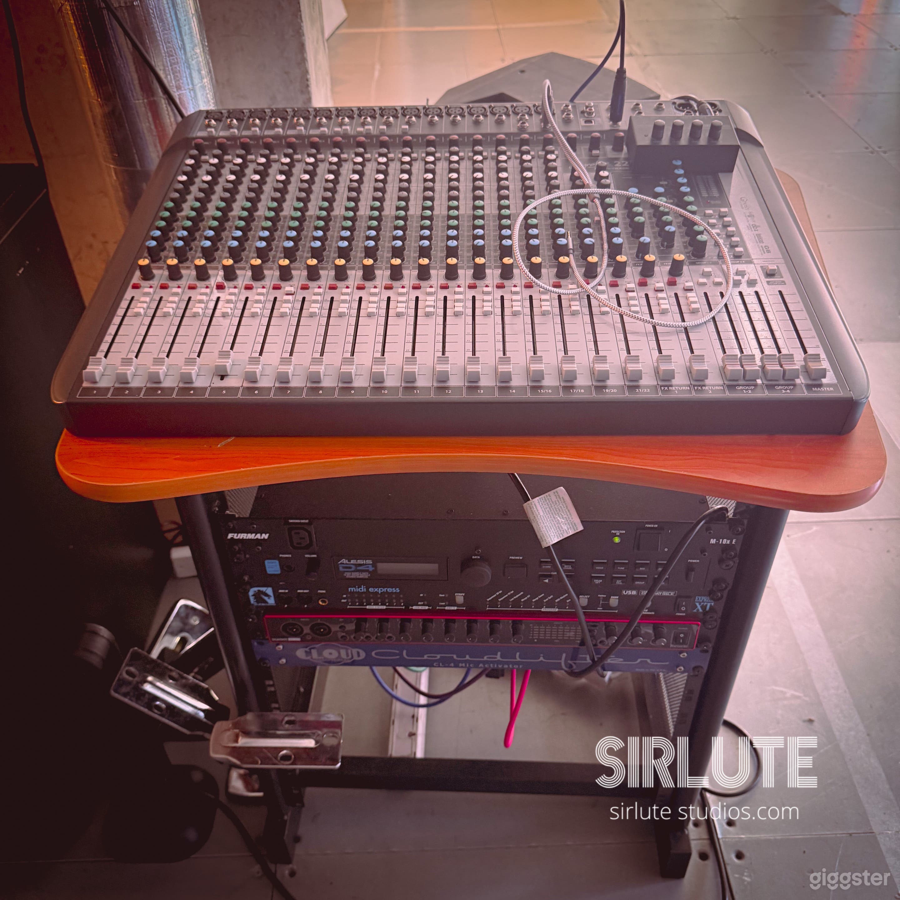 Professional Rehearsal Studio in East London Photo 4