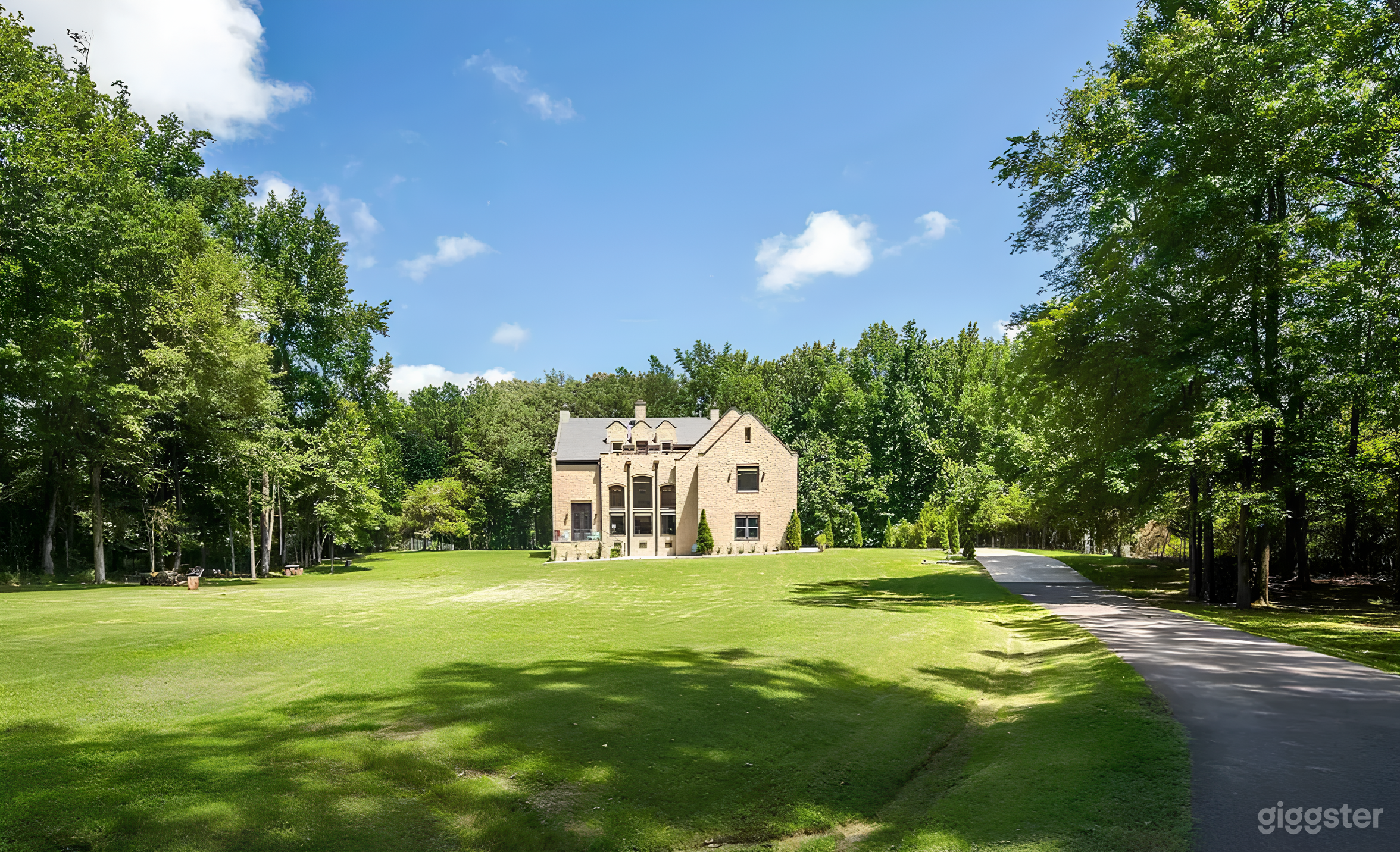 A Romantic Estate for Dreamlike Celebrations Photo 1
