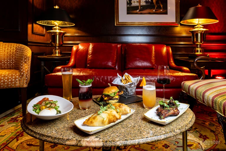 Elegant Wood-Paneled Lounge & Live Music Venue 