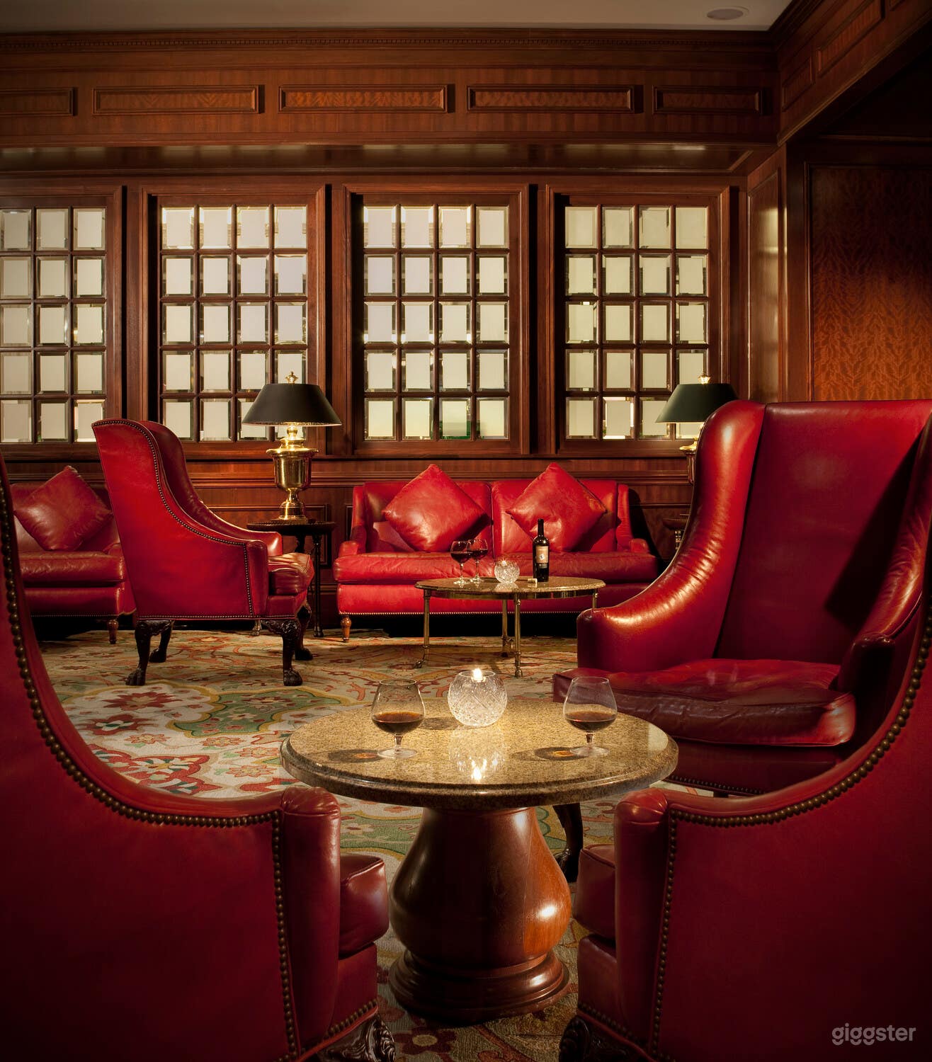 Elegant Wood-Paneled Lounge & Live Music Venue Photo 3