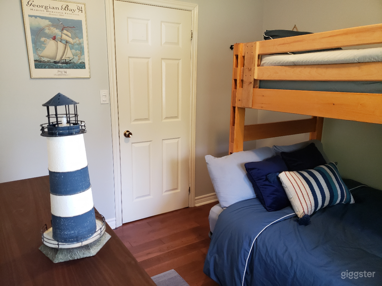 Cozy &amp; spacious bungalow, beautiful forest setting Photo 4