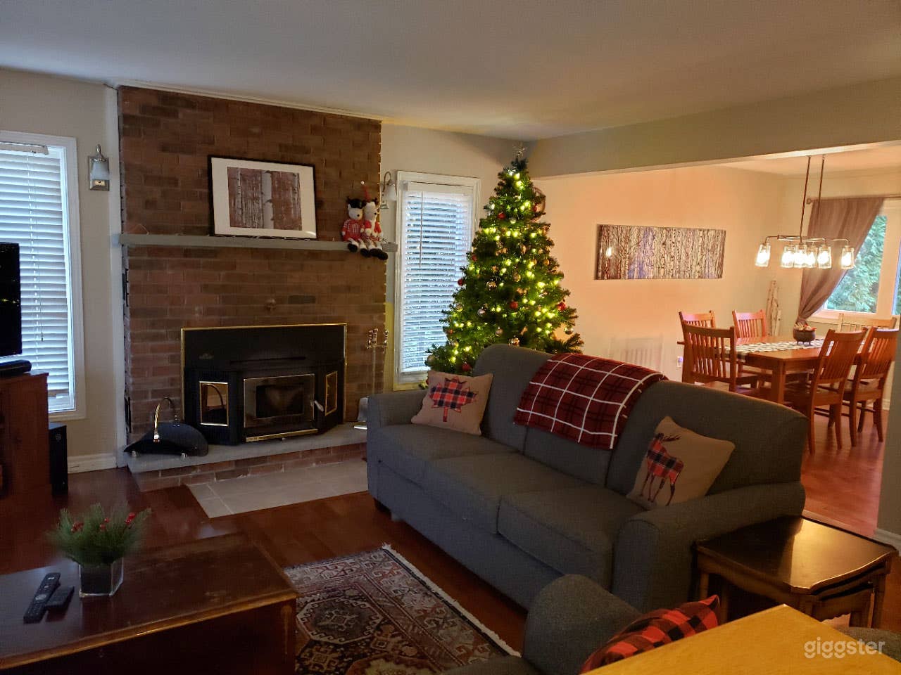 Cozy &amp; spacious bungalow, beautiful forest setting Photo 1