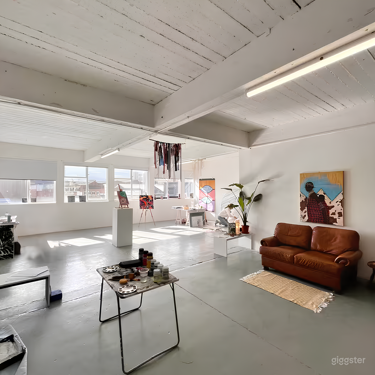  Versatile Gallery Space for Creative Events & Exhibitions 