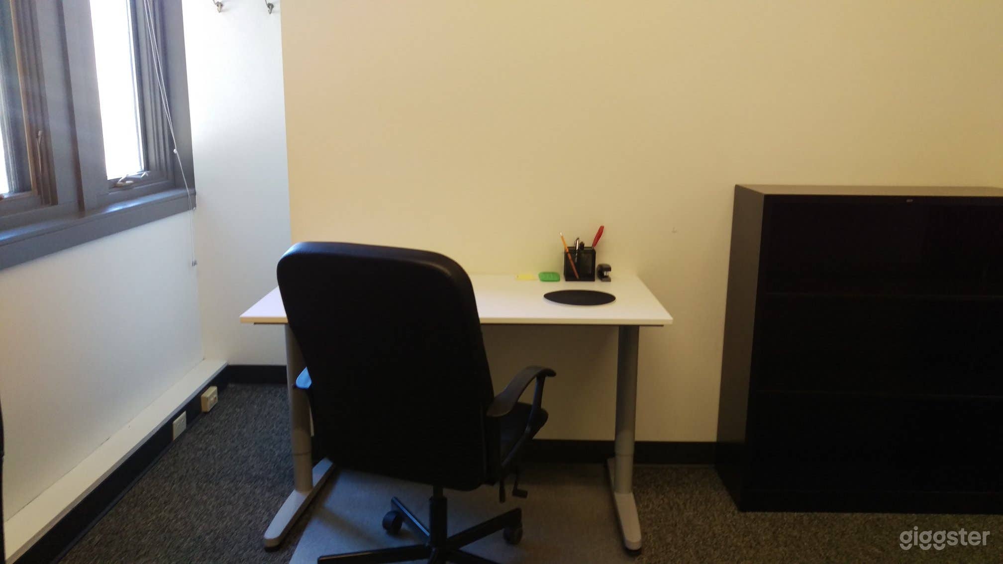 Cozy Private Office with a View in Eugene Photo 2