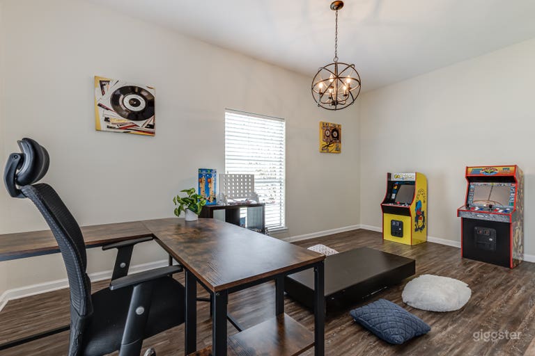  Cute Home with a Backyard Pool 