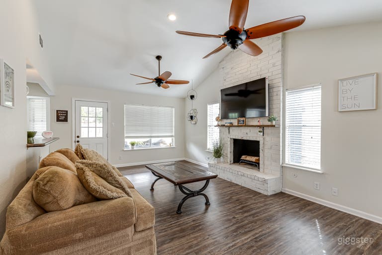  Cute Home with a Backyard Pool 