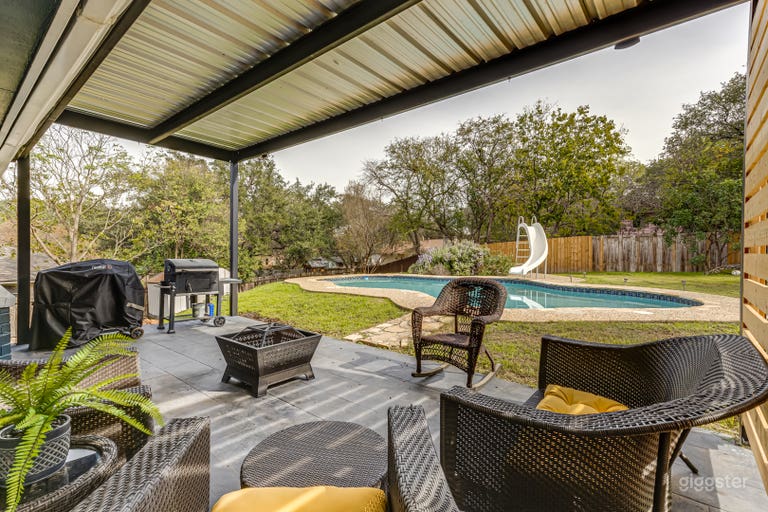  Cute Home with a Backyard Pool 