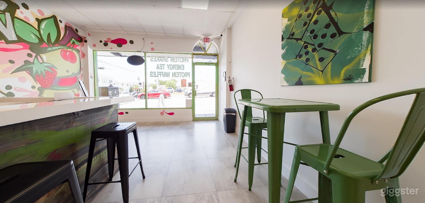 Vibrant Miami Café  Photo 2