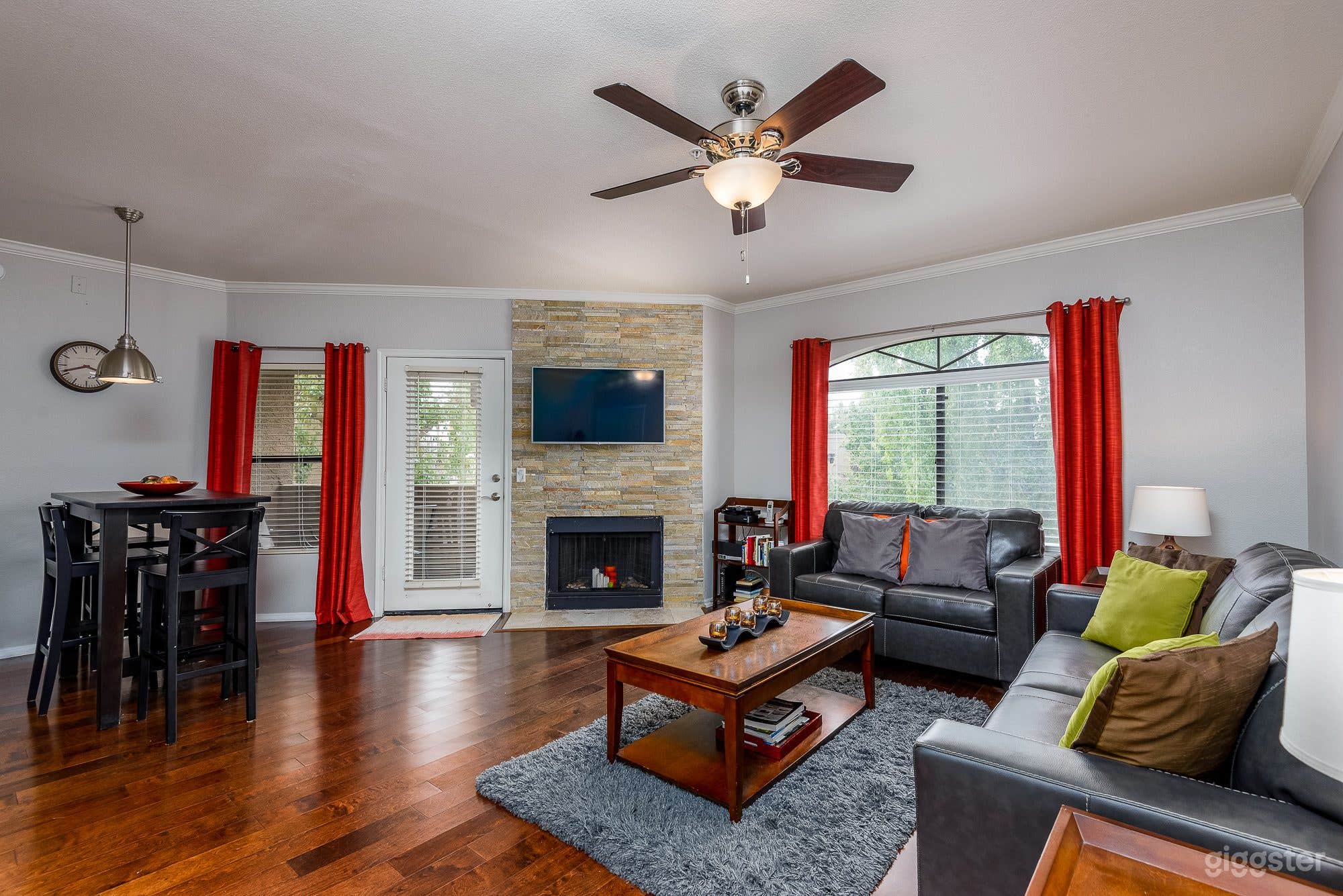 Villa Signature Photo 2