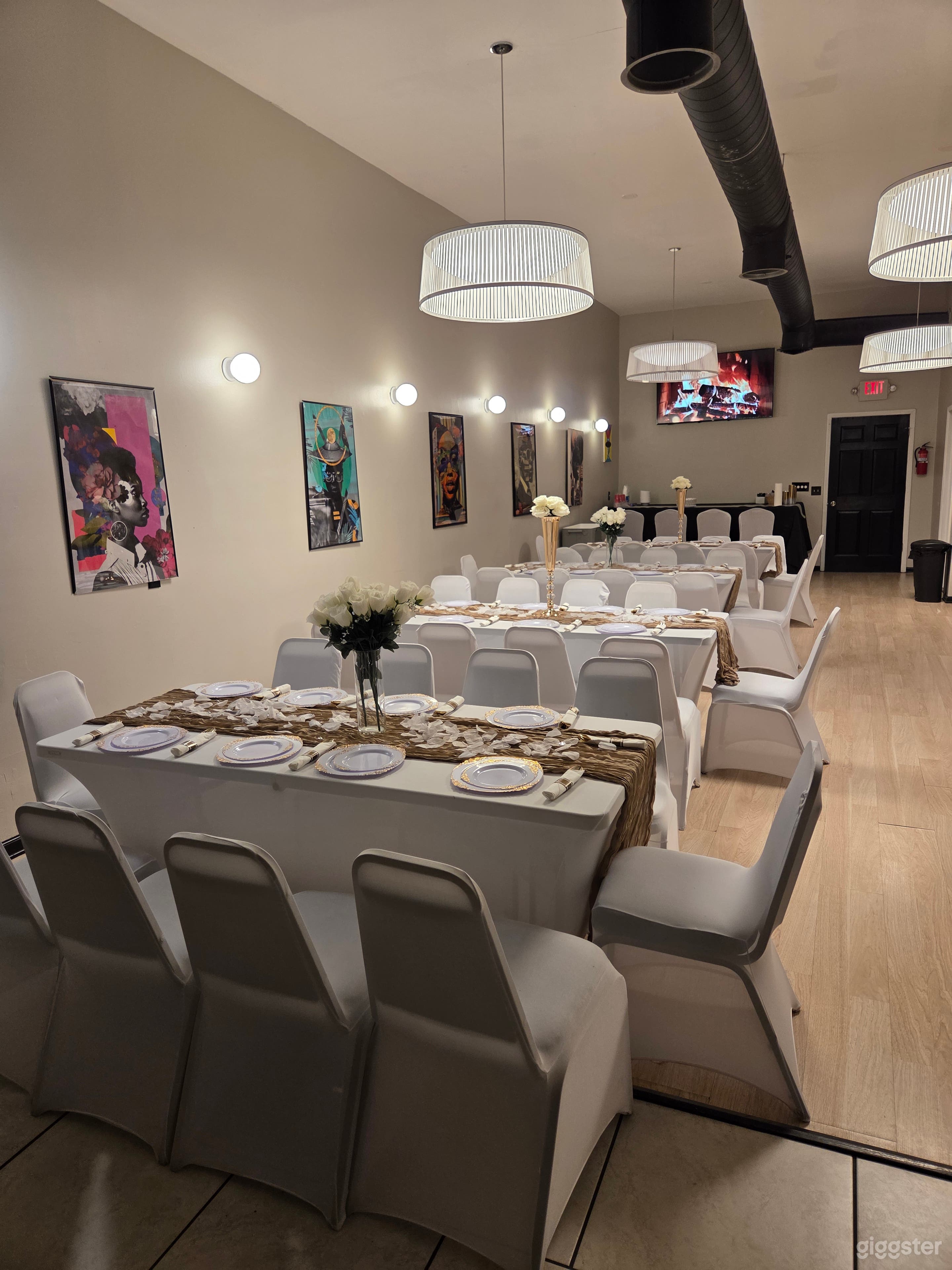 Art Gallery with Chandeliers, Stage & Bose Sound Photo 2