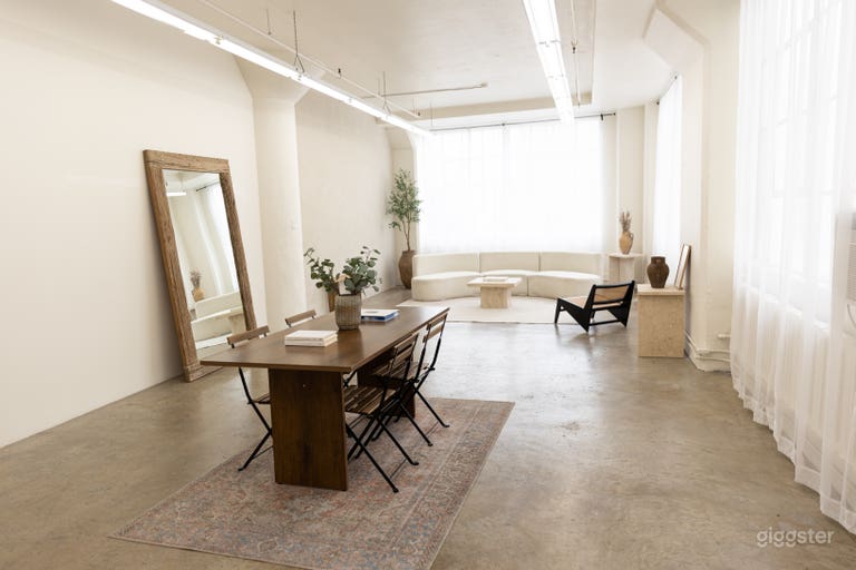  Wabi Sabi DTLA Loft w/ Stunning Light + Furniture 