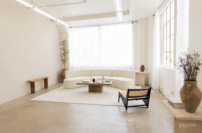  Wabi Sabi DTLA Loft w/ Stunning Light + Furniture 