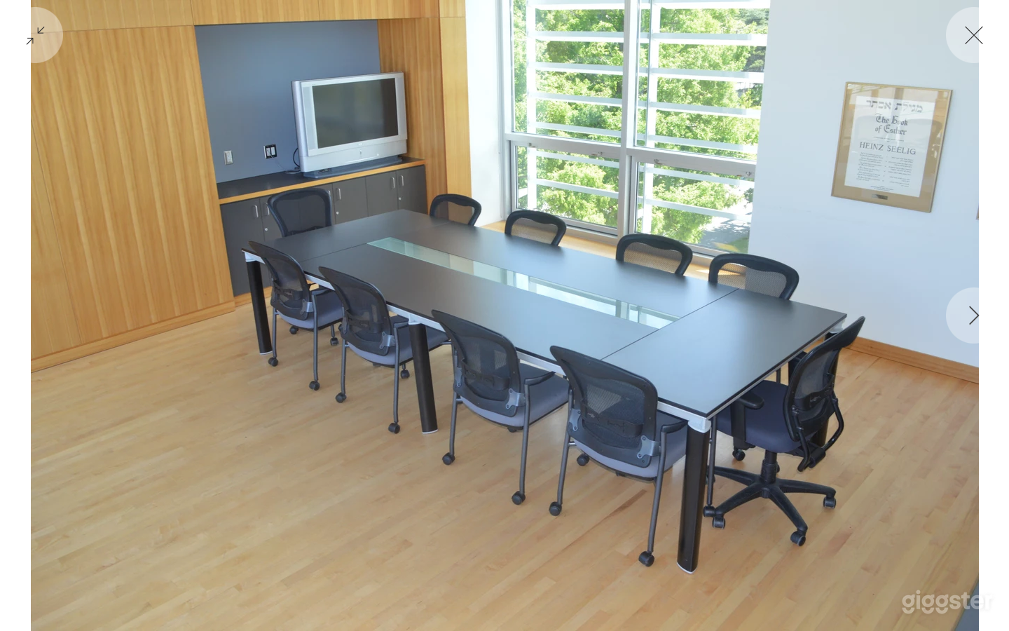 Stylish Boardroom in Vancouver Photo 2