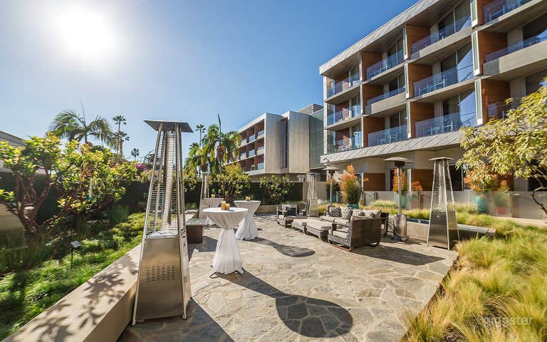  The Garden Courtyard is a perfect outdoor backdrop for your outdoor event or your customized meal break after a productive meeting in our adjancent White Room indoors  