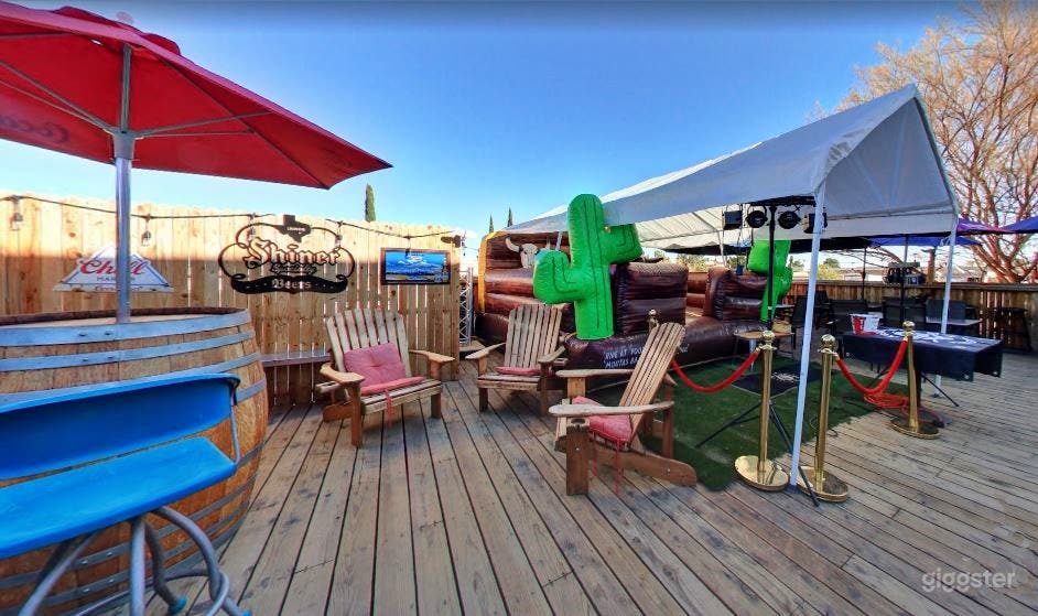 Bright Patio with Fun Activites Photo 3