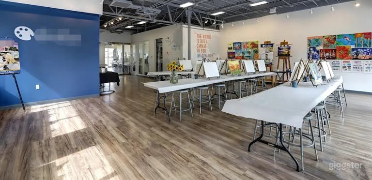  Loft-Style Lakeside Open / Art Studio in Scottsdale 